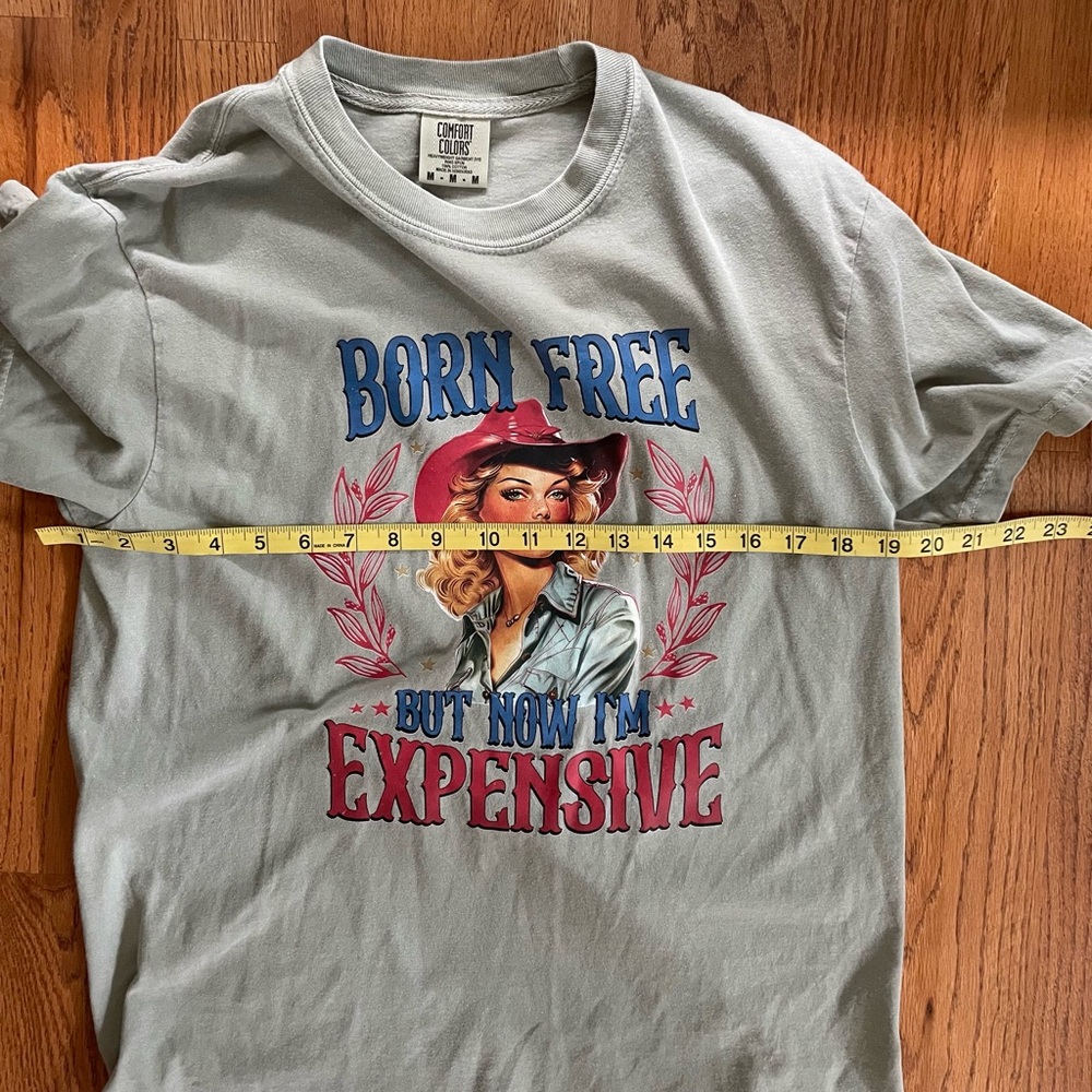 VGC “Born Free But Now I’m Expensive” Gray T-Shirt. Size Medium.💎💵🩶 - Picture 4 of 6